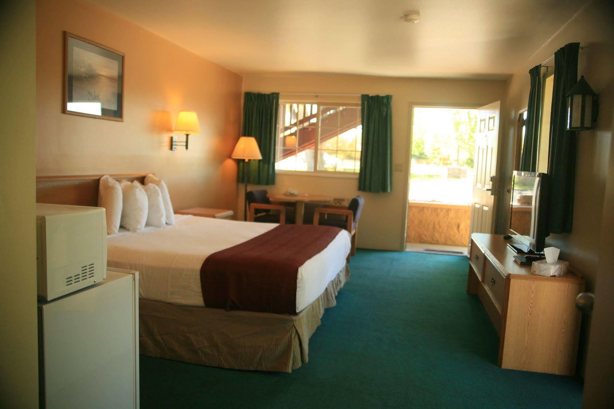 Black Canyon Motel 2*