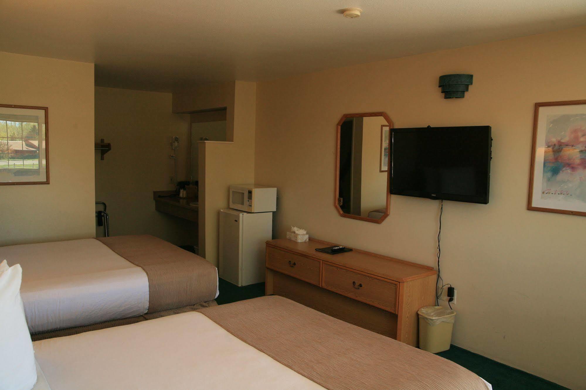 Black Canyon Motel 2*