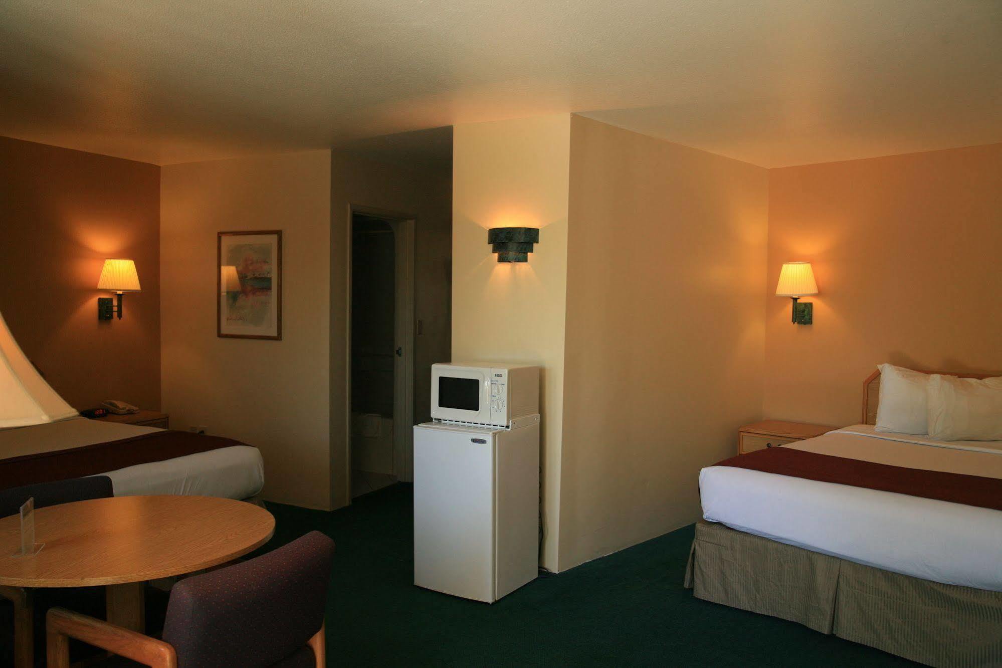 Black Canyon Motel 2*